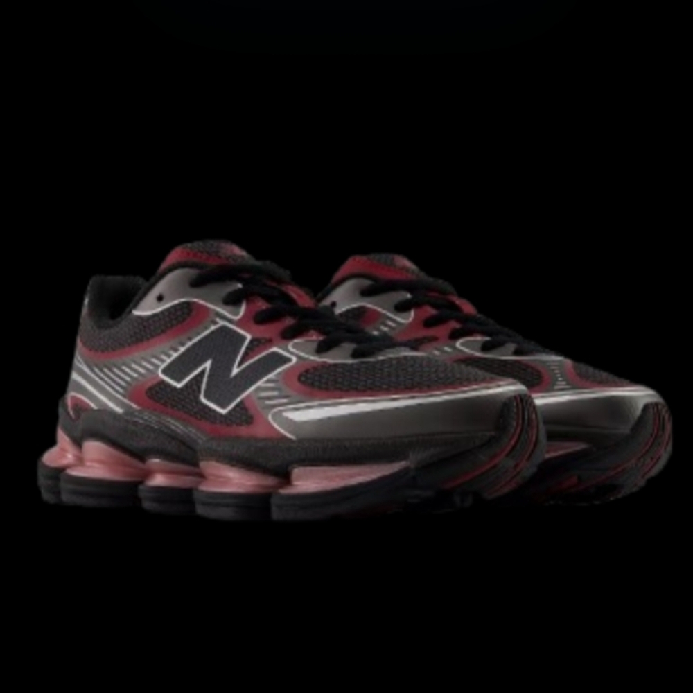 New Balance 2000 Running Womens Size 7/Kids 5.5 Cement Grey Red Black